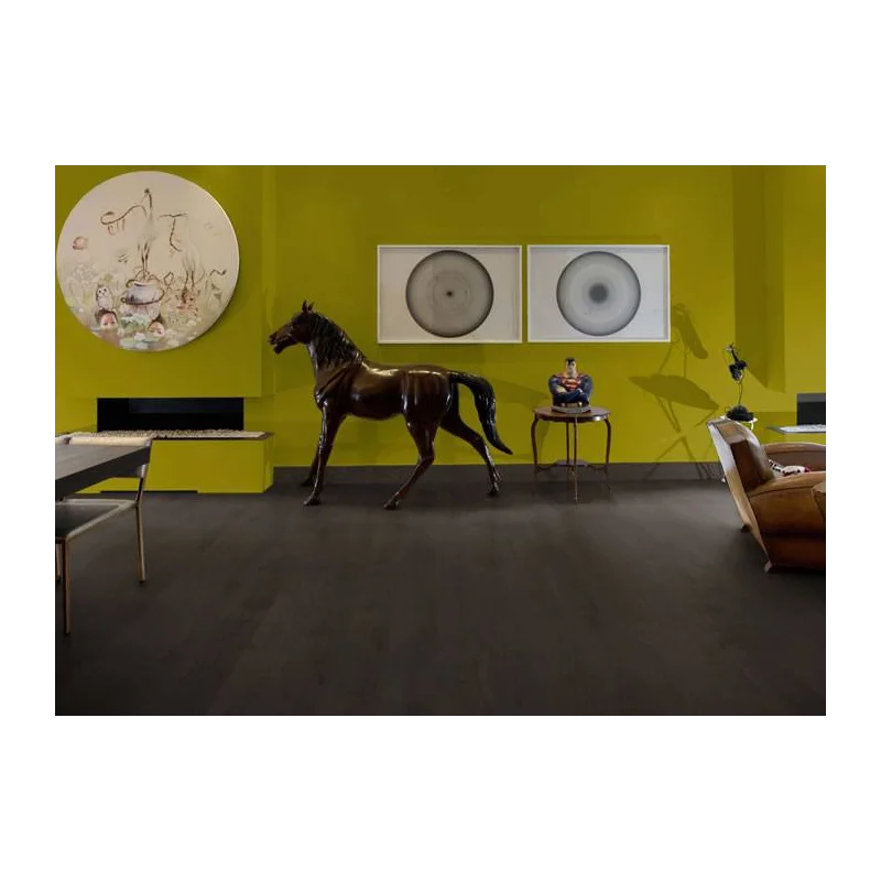 Parquet Chêne contrecollé noir verni mat — salon contemporain — lames 13 × 140 mm