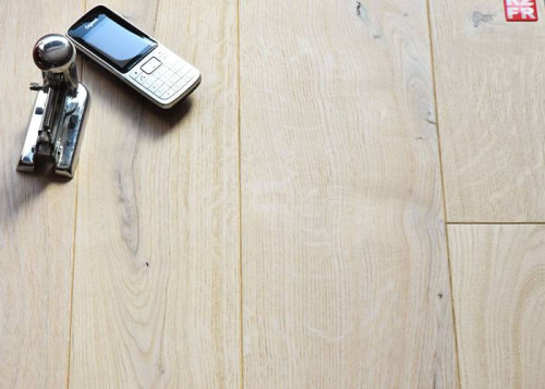Parquet contrecollé Chêne Campagne - 15 x 190 mm - verni beige naturel