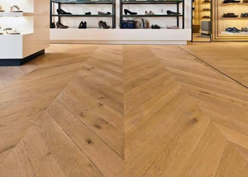 Parquet contrecollé Chêne Rustique Point Hongrie - 13 x 120 x 600 mm - verni ou huilé - angle d'usinage 60°