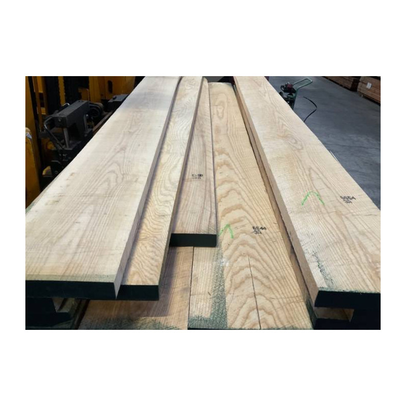 Découvrez notre essence de chêne, parfaite pour vos projets de menuiserie. Élevez votre intérieur avec des matériaux de qualité.