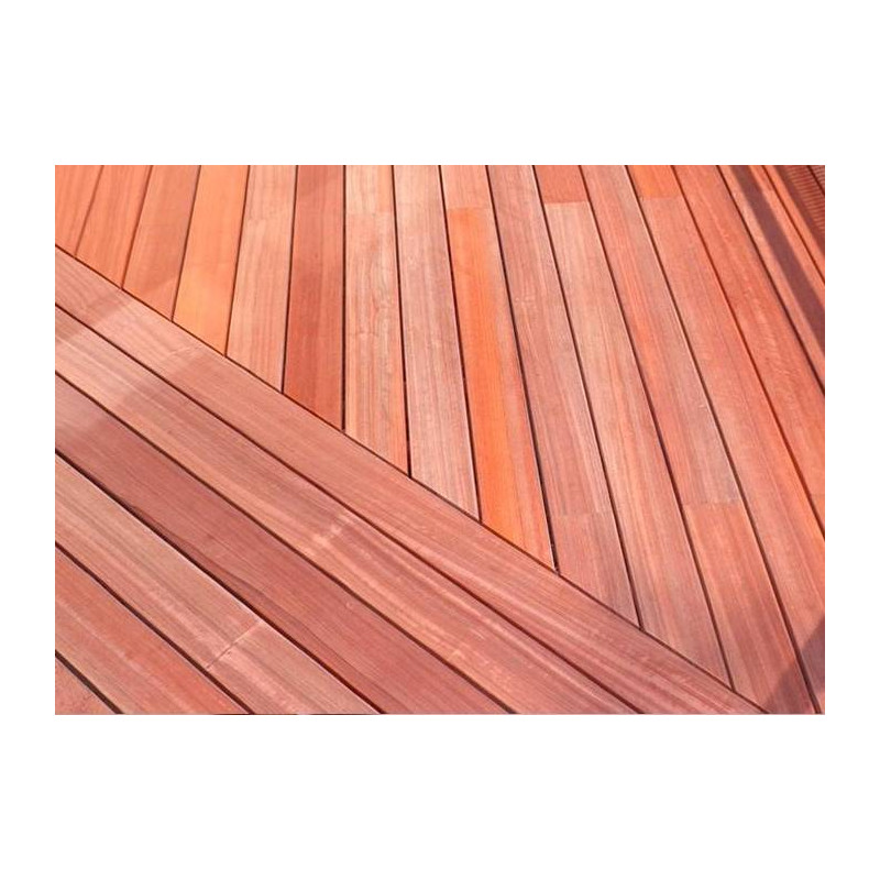 Découvrez notre parquet en teck, la touche chaleureuse et élégante pour sublimer votre intérieur avec sa beauté naturelle.