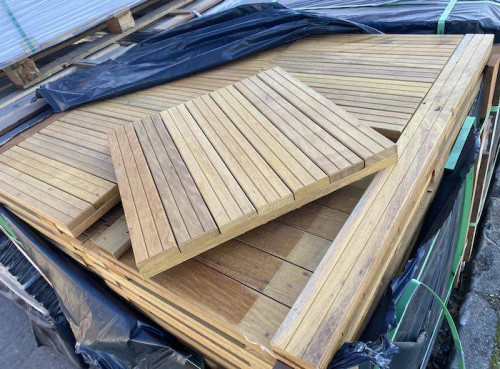 Dalle caillebotis en bois exotique Itauba - 38 x 500 x 500 mm - 7 lames 2 rainures