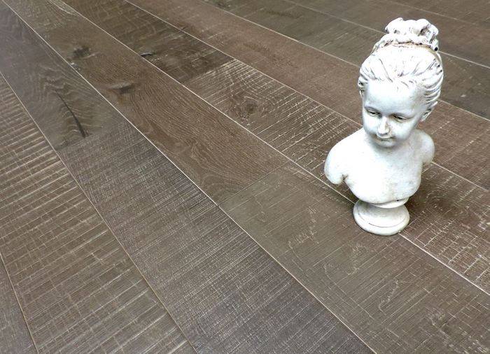 Parquet contrecollé Chêne Rustique - 14 x 125 mm - scié - brossé - verni mat