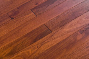 Parquet massif préfini en 
