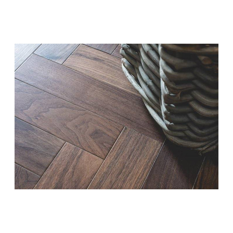 Parquet contrecollé Noyer Américain Select Bâton Rompu - 12 x 90 x 600 mm - verni