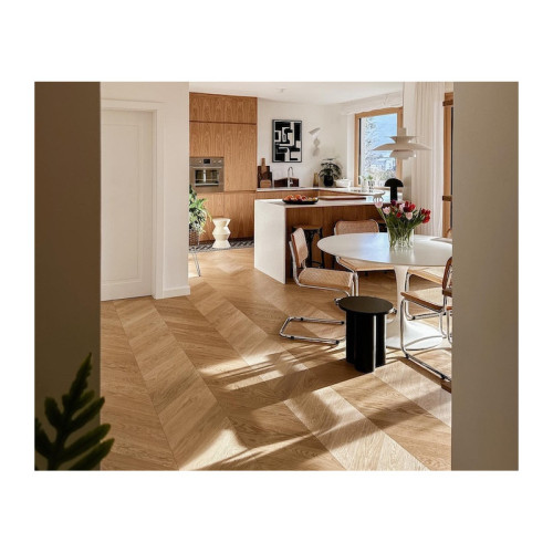 Parquet massif Chêne Premier Français Point de Hongrie - 21 x 120 mm - verni ou huilé