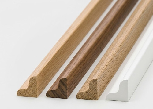 Contreplinthe Iroko - 15 x 15 mm - verni mat