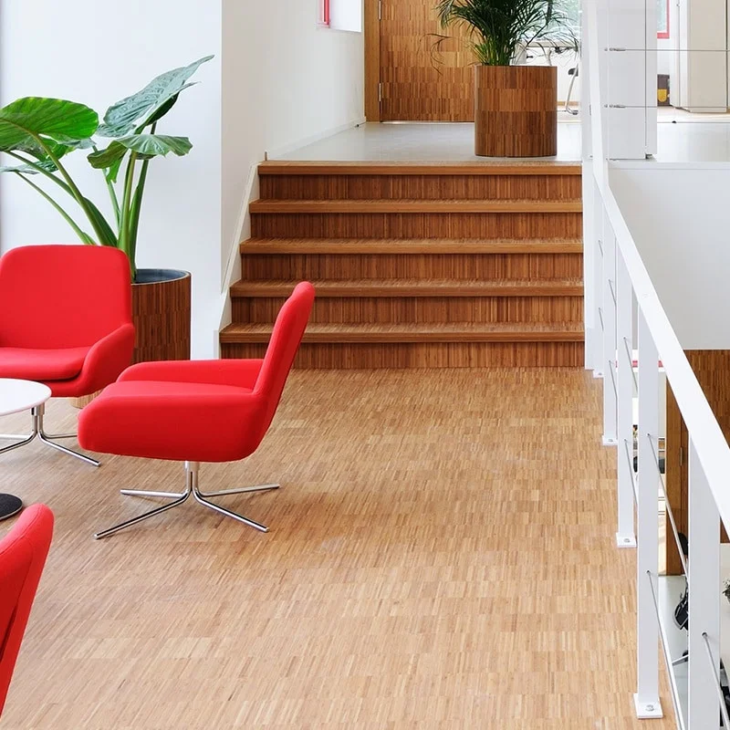 Parquet contreplaqué Bambou naturel horizontal — lames claires veinées — pose salon