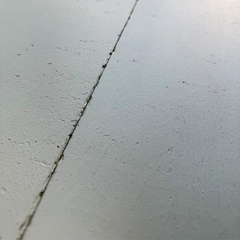 Parquet chêne peint poinçonné chanfreiné 15 mm - Floorz