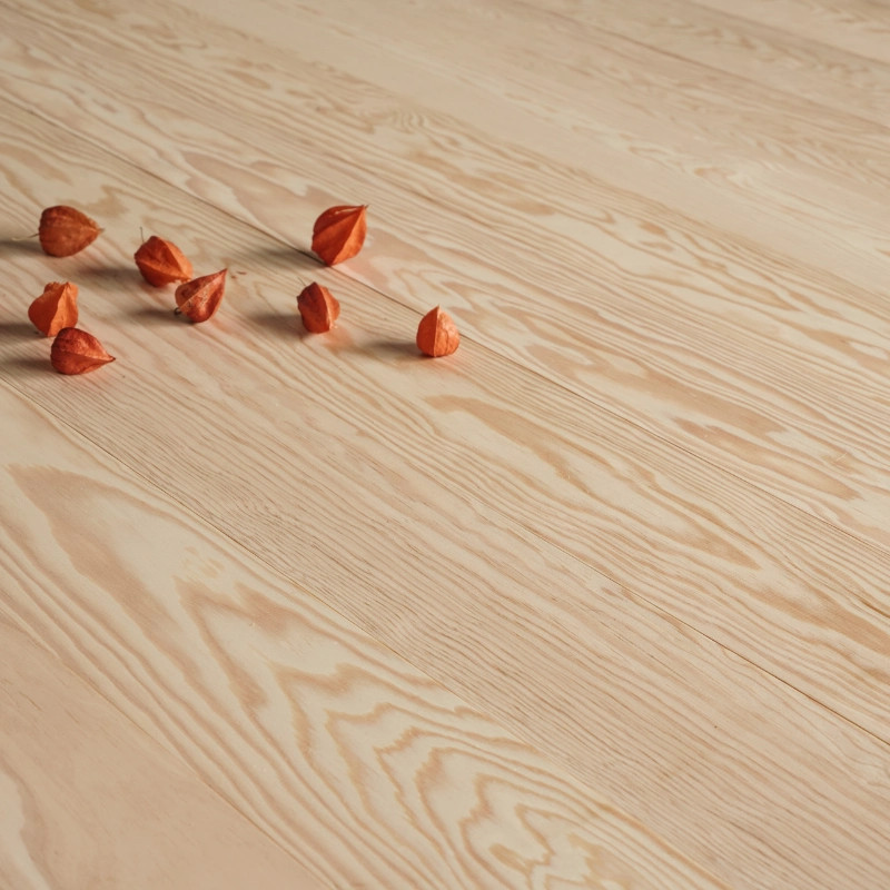 Parquet Pin Maritime 23x70x2000 mm brut sans noeuds - Prix sur devis - Conseil gratuit | Floorz™