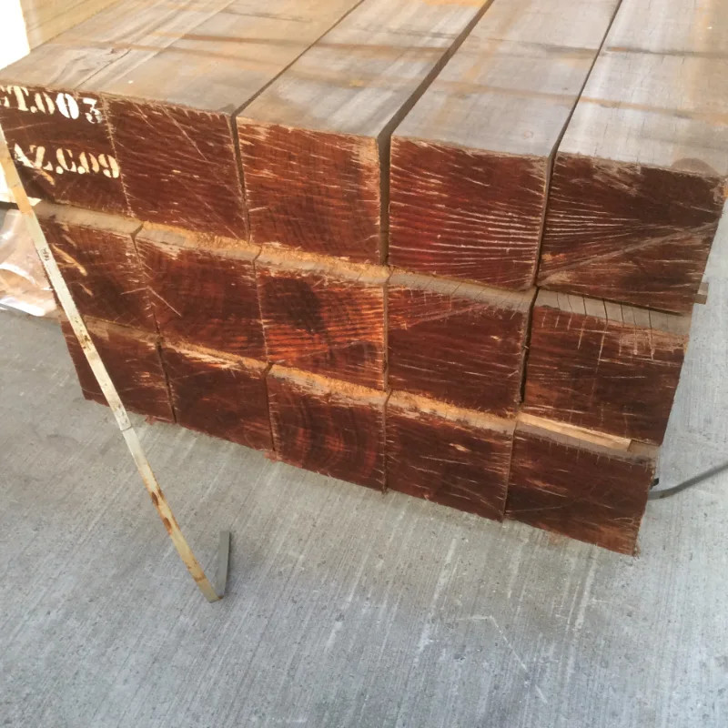 Azobé massif 100 x 100 mm brut de sciage - dès 22 € /m HT - en stock maintenant | Floorz™
