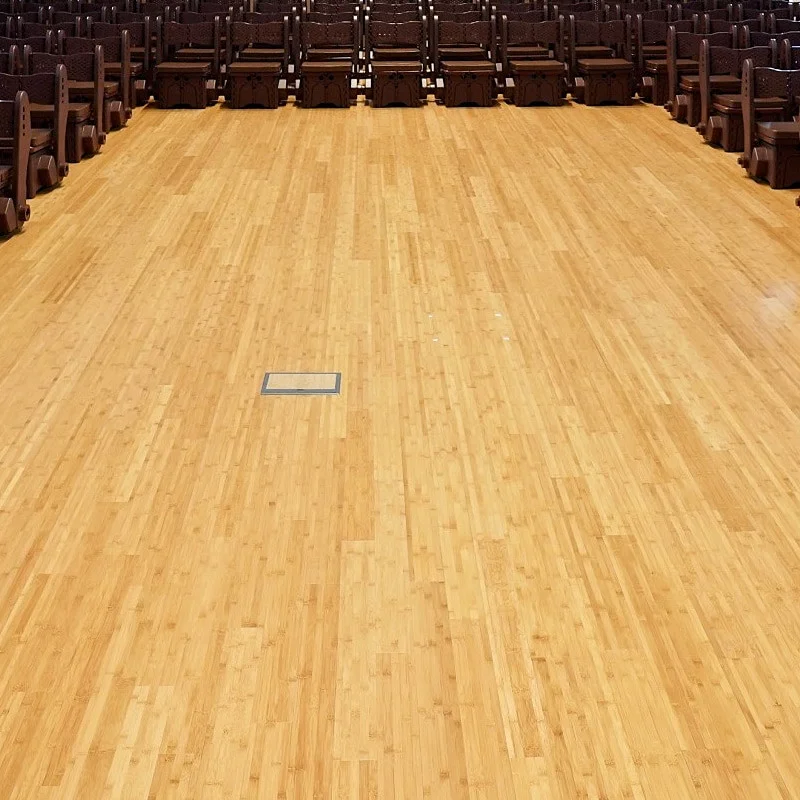 Parquet contrecollé Bambou en pose flottante — détail lames — finition vernie naturelle