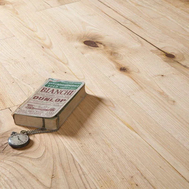 Châtaignier contrecollé 14 x 85-160 mm brossé verni - dès 130 €/m² HT - offre limitée | Floorz™