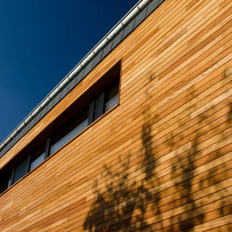 Bardage Iroko 20 x 67 mm claire-voie - dès 84 € /m² HT - nouvelle référence | Floorz™