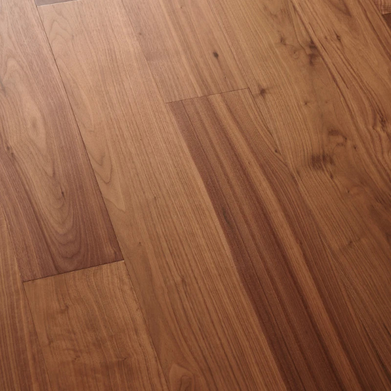 Noyer Américain 12x150x1200 mm huilé UV - Prix sur devis - Conseil gratuit | Floorz™