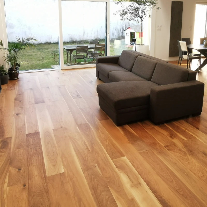 Noyer Américain 12 x 120 mm verni ou huilé - prix sur devis - conseil gratuit | Floorz™
