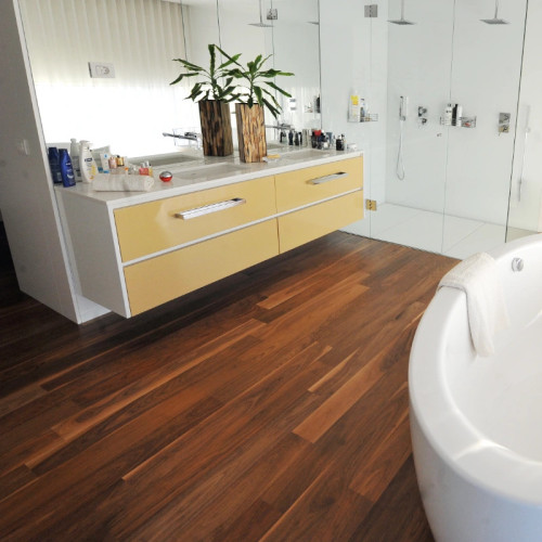 Parquet contrecollé Noyer Américain Nature - 15 x 150 mm - verni