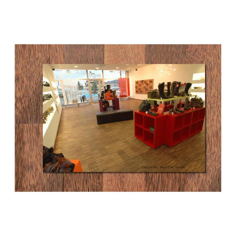 Découvrez notre boutique moderne où le style rencontre le confort. Explorez notre collection de chaussures uniques et tendance !