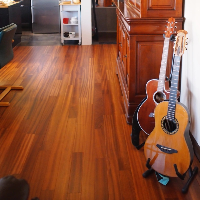 Sapelli 15 x 120 mm verni - prix sur devis - conseil gratuit | Floorz™