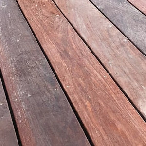 Lames de terrasse en exotique à visser en Cumaru rouge ou Vermelho