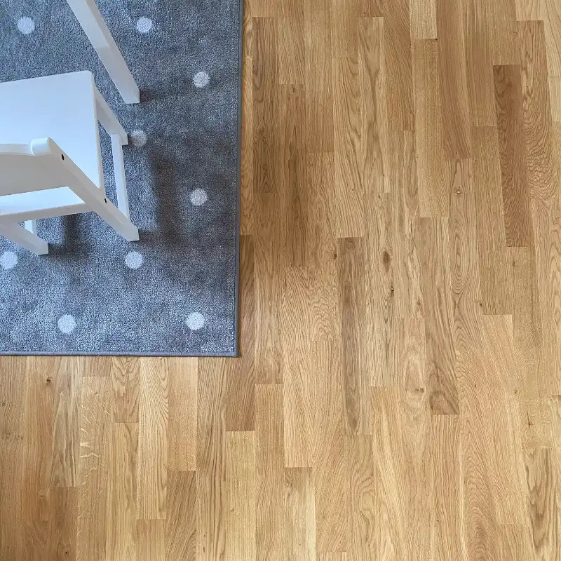 Chêne Rustique 10 x 70 x 490 mm verni - dès 45 €/m² HT - nouvel arrivage | Floorz™