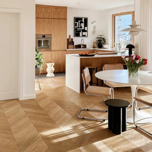 Parquet massif Point de Hongrie Chêne Premier/Rustique - 10 x 70 mm - brut - PROMO