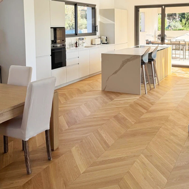 Chêne Point de Hongrie 15x150x500mm huilé verni - dès 149 €/m² HT | Floorz™