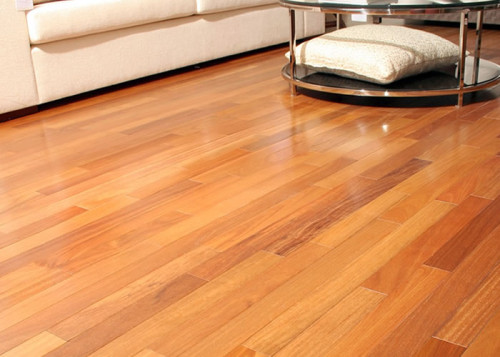Parquet massif en Timborana - 15 x 120 mm - verni