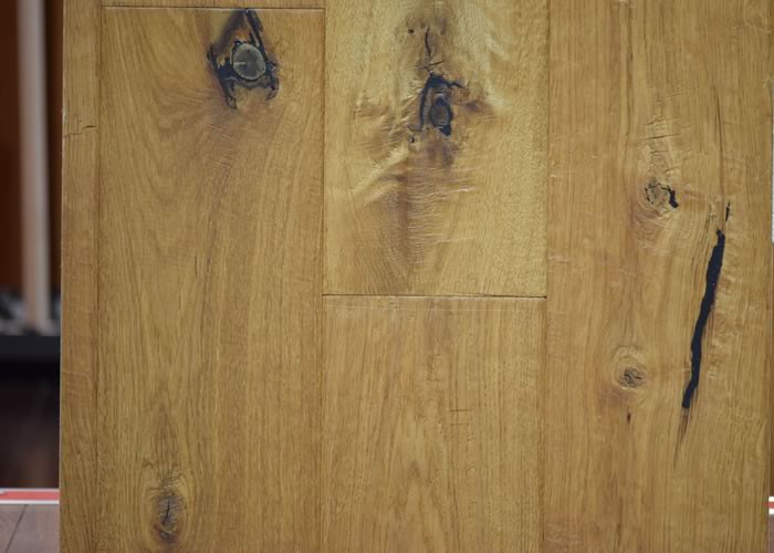 Parquet contrecollé Chêne Rustique - 12 x 158 mm - raboté - vieilli - fumé - brossé - huilé