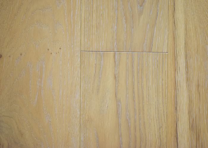 Parquet Contrecollé Chêne Rustique - 15 x 190 mm - fumé - brossé - cérusé - huilé naturel