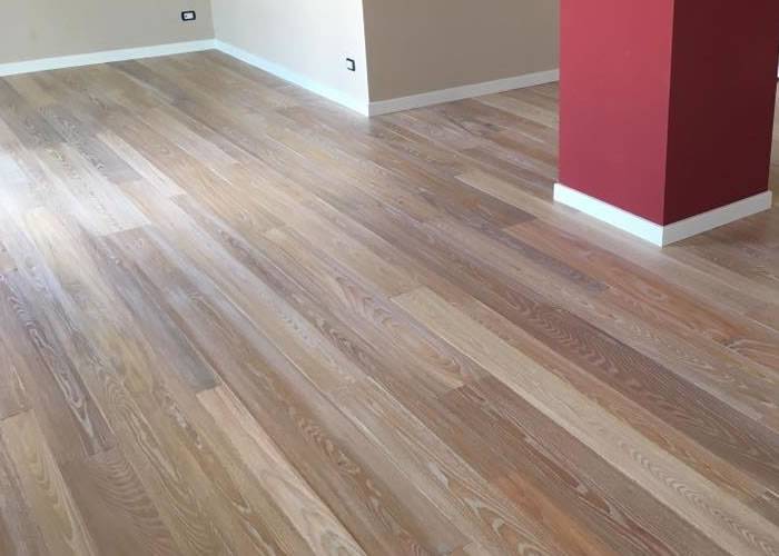 Parquet contrecollé Orme - 14 x 90 - 230 mm - verni - brossé cérusé