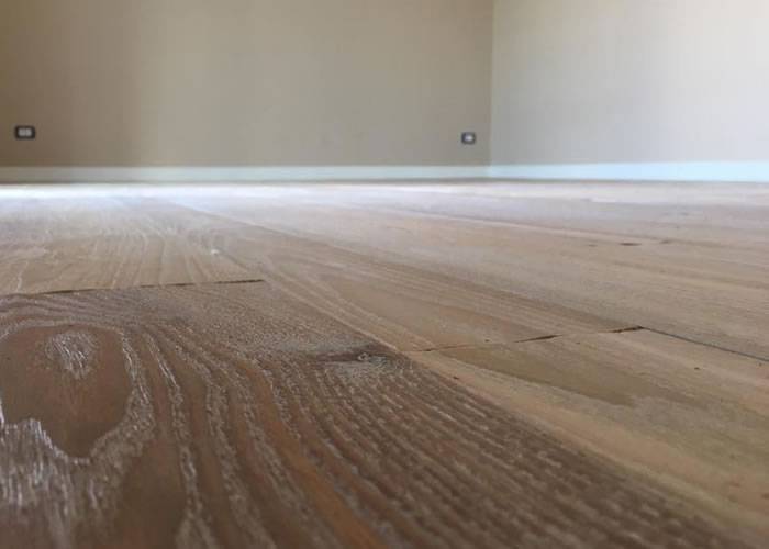 Parquet contrecollé Orme - 14 x 90 - 230 mm - verni - brossé cérusé