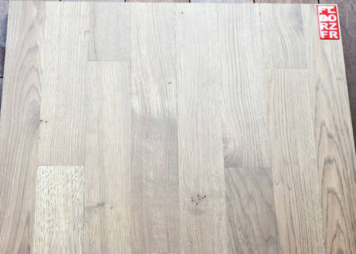 Parquet massif Chêne Rustique - 14 x 129 mm - verni ou huilé - 2 frises - gris