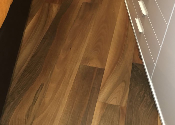 Parquet contrecollé Noyer Europe - 14 x 150 - brossé - verni effet huilé - choix AB