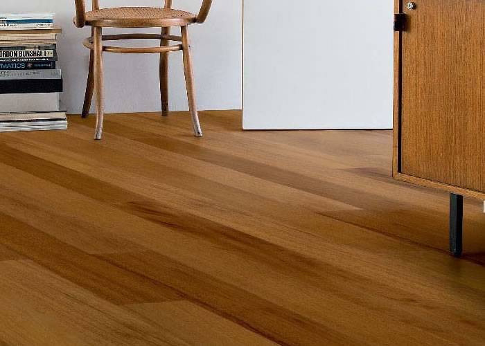 Parquet massif Iroko - 14 x 120 mm - verni satiné