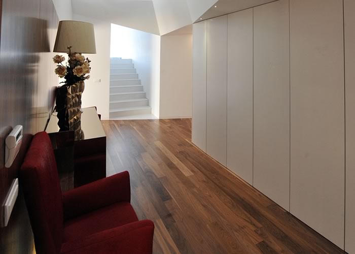 Parquet contrecollé Noyer Américain Nature - 12 x 90 mm - verni teinté café