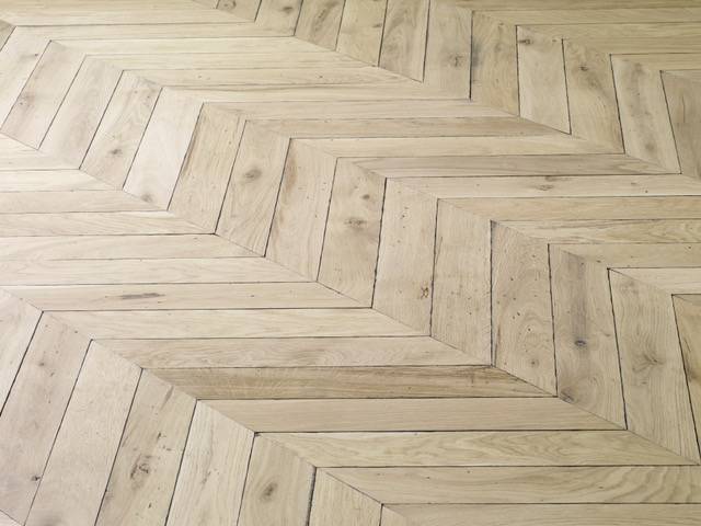 Parquet massif Chêne Opera Point Hongrie - 14 x 70 x 530 mm - verni mat