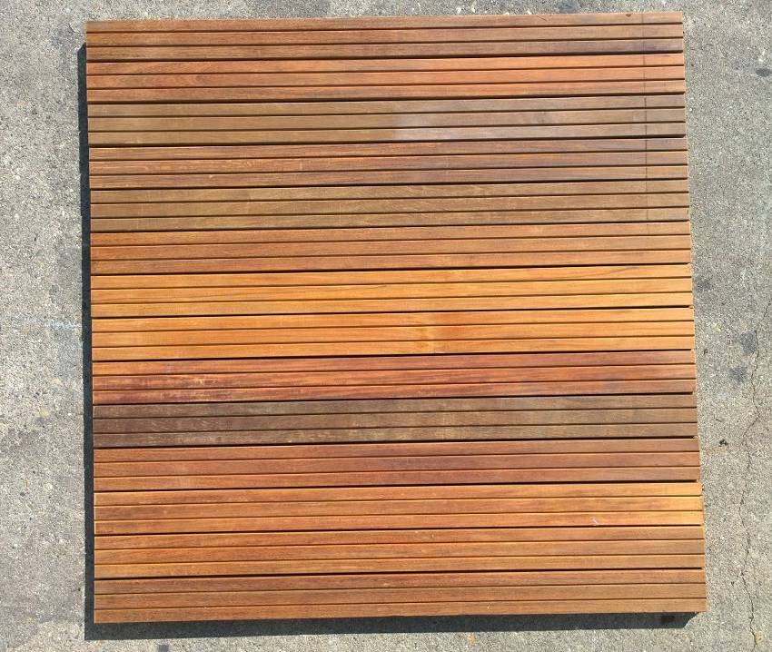 Dalle caillebotis en bois exotique Ipé - 500 x 500 x 38 mm - lames striées - PROMO