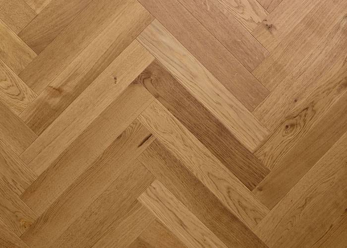 Parquet contrecollé Chêne Rustique Bâton rompu - 13 x 90 x 600 mm - verni