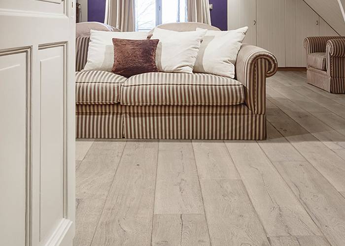 Parquet contrecollé Chêne Rustique/Campagne Point de Hongrie - 15 x 220 x 2200 mm - huilé blanc - raboté