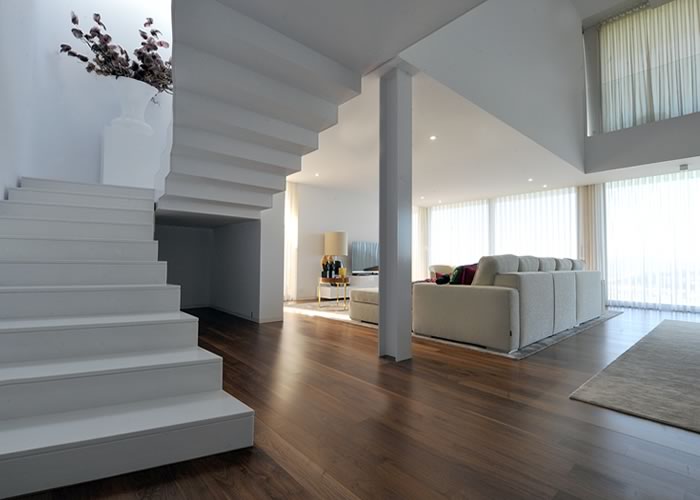 Parquet contrecollé Noyer Américain Nature - 10 x 90 mm - verni ou huilé