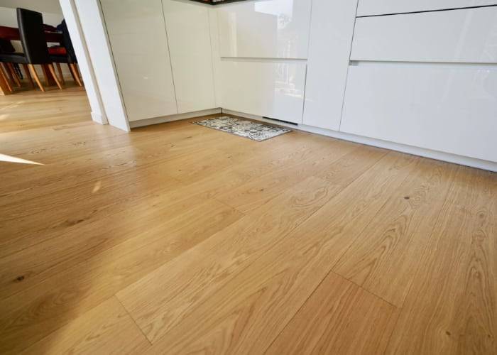 Parquet contrecollé Chêne Rustique - 12 x 180 mm - brossé - verni ou huilé