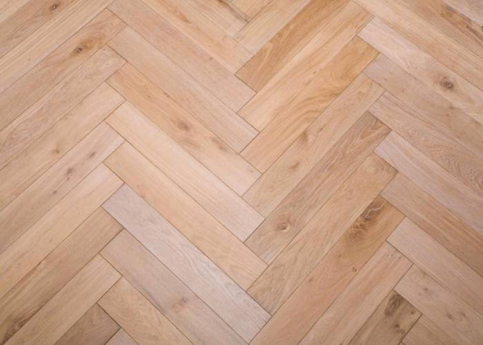 Parquet massif à bâtons rompus en Chêne PR Premier Europe