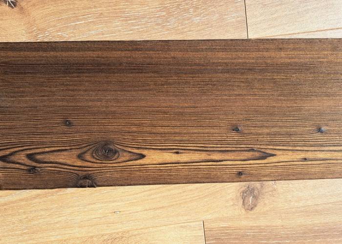 Lambris en Mélèze - 14 x 132 x 4000 mm - profil grain d'orge - brûlé