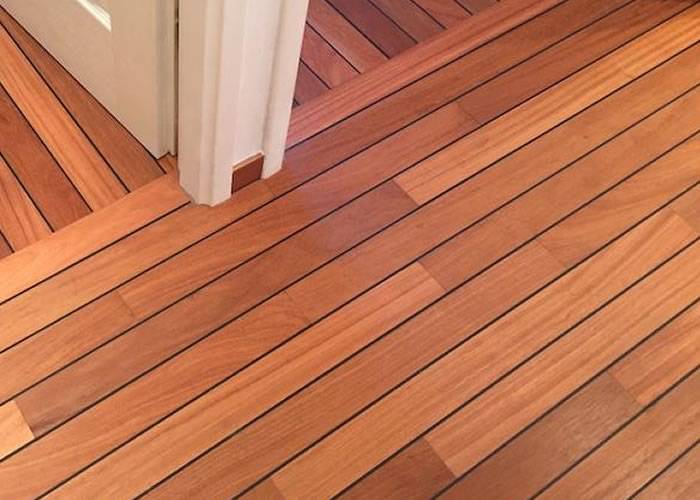 Parquet contrecollé Pont de Bateau Doussié préfini - 15 x 130 mm - huilé - Monaco