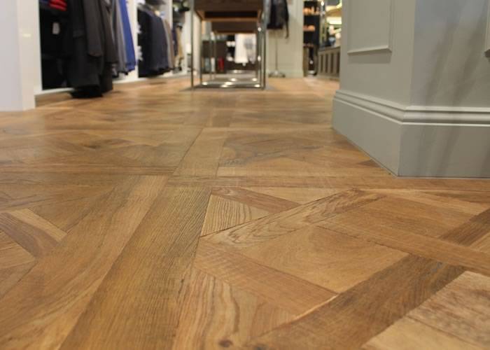 Panneaux Versailles Chêne Premier - 14 x 1000 x 1000 mm - verni