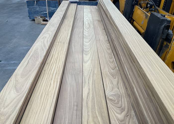 Lames de terrasse Noyer d'Asie / Kuku - 21 x 145 mm - 2 faces lisses - lots