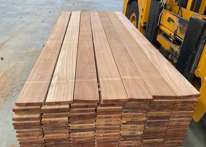 Lames de terrasse Bangkirai - 21 x 145 x 1200 mm - lisse - colis de 4 longueurs