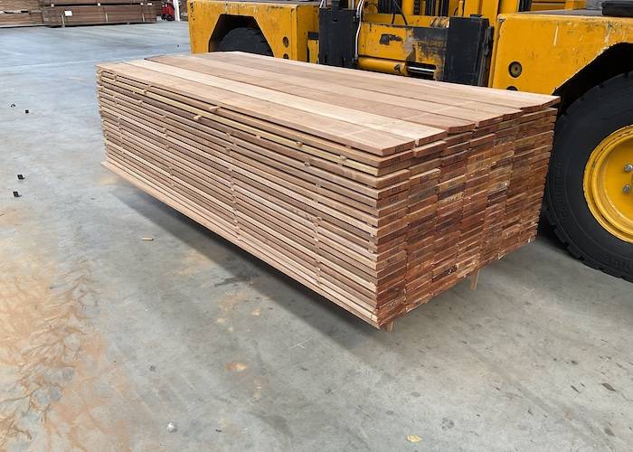 Lames de terrasse Bangkirai - 21 x 145 x 1200 mm - lisse - colis de 4 longueurs