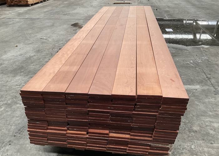 Lames de terrasse Massaranduba - 20 x 82 mm - 1face lisse / 1 face striée
